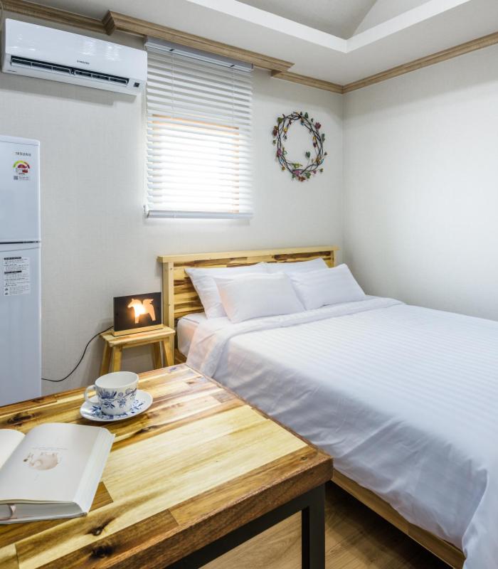 Romance Jeju Pension מראה חיצוני תמונה